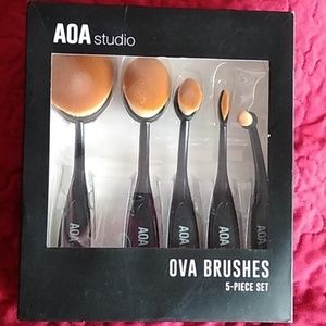AOA studio ova Brushes